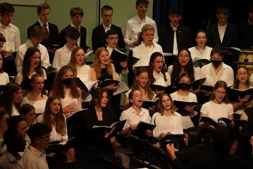 Großer Chor - Frühjahrskonzert Großer Chor - Frühjahrskonzert